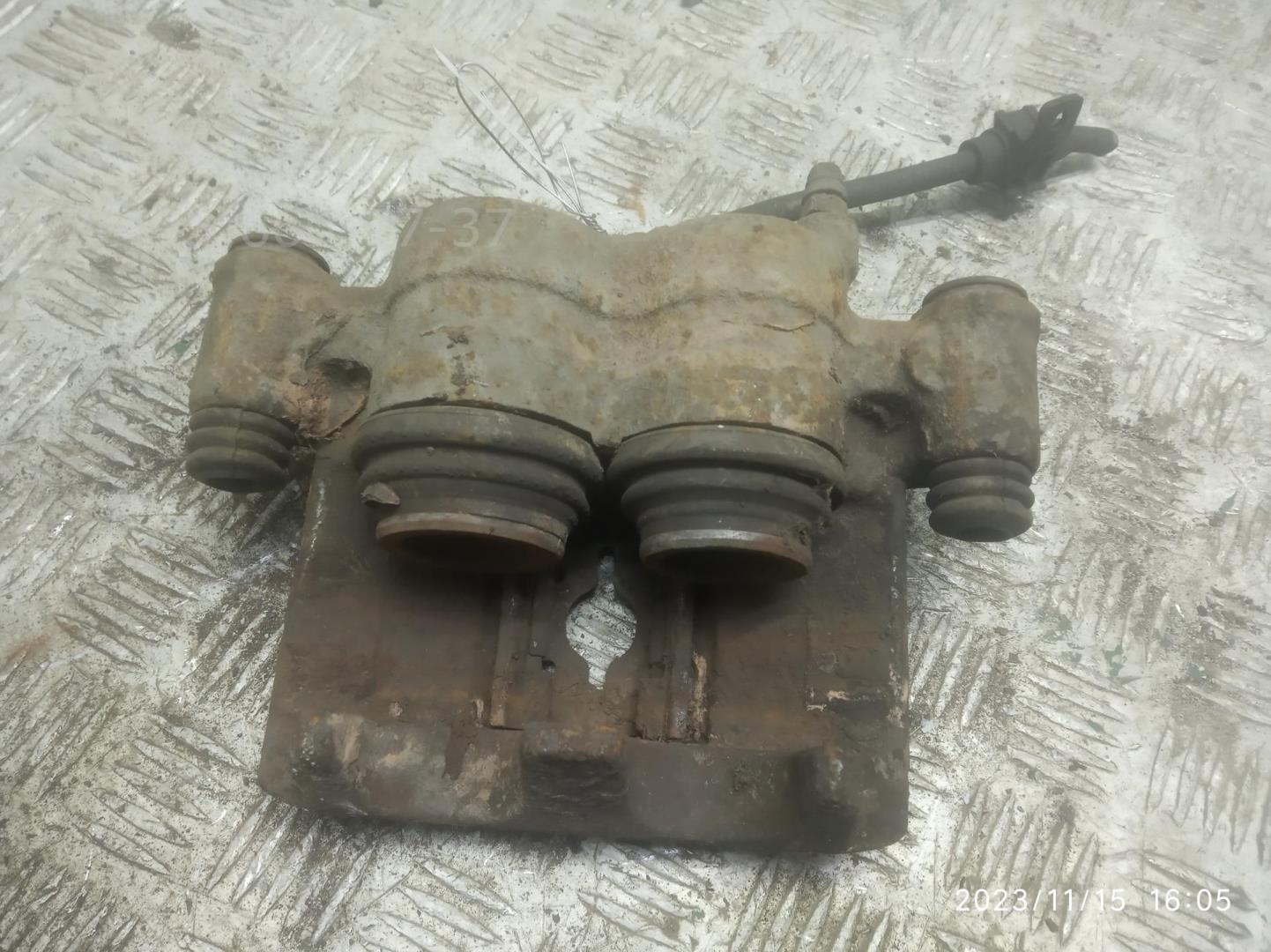 Суппорт передний правый