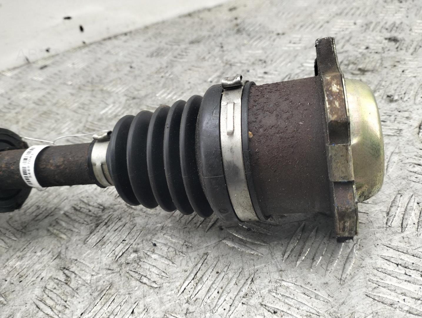 Полуось передняя левая