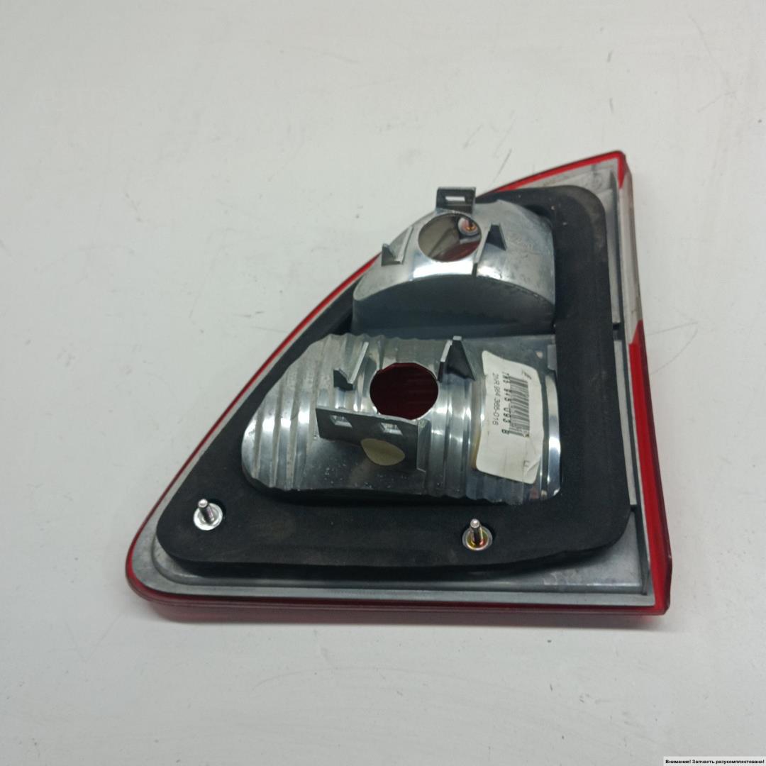 Фонарь задний внутренний правый
