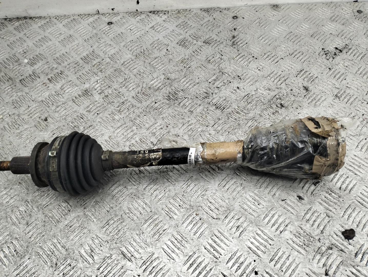 Полуось передняя левая