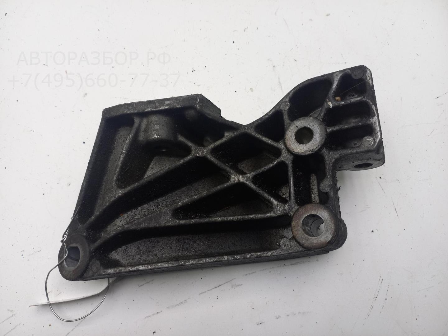 Кронштейн генератора