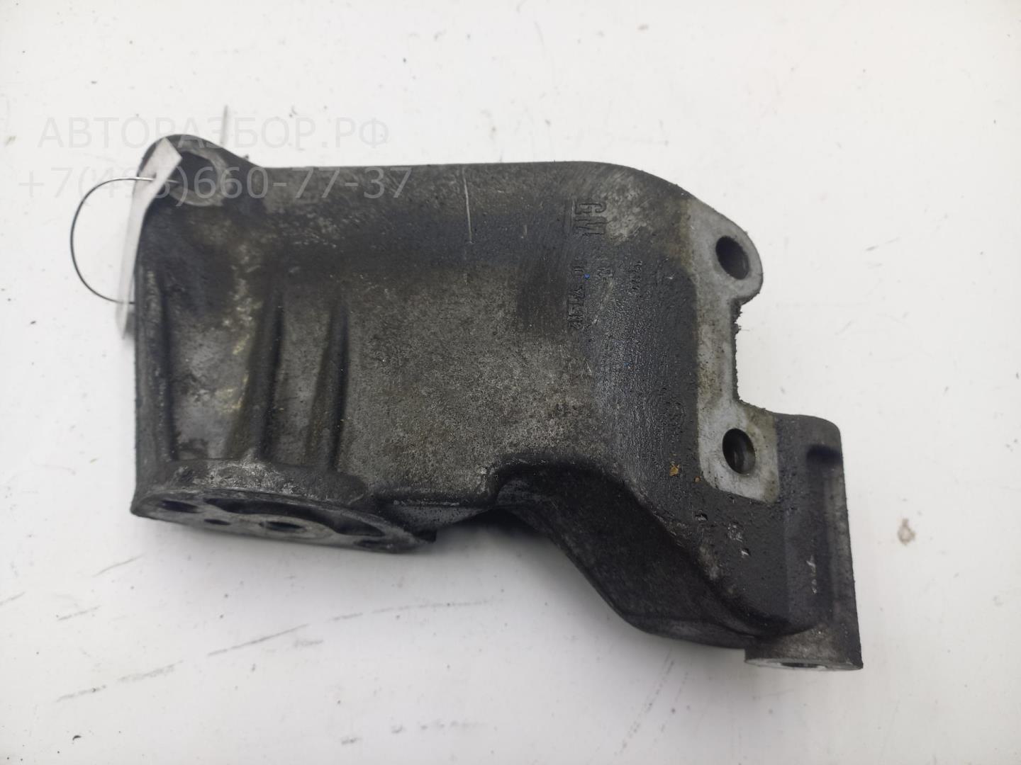 Кронштейн генератора