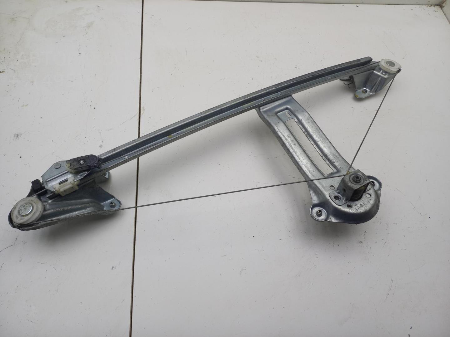 Стеклоподъемник механ. задний правый