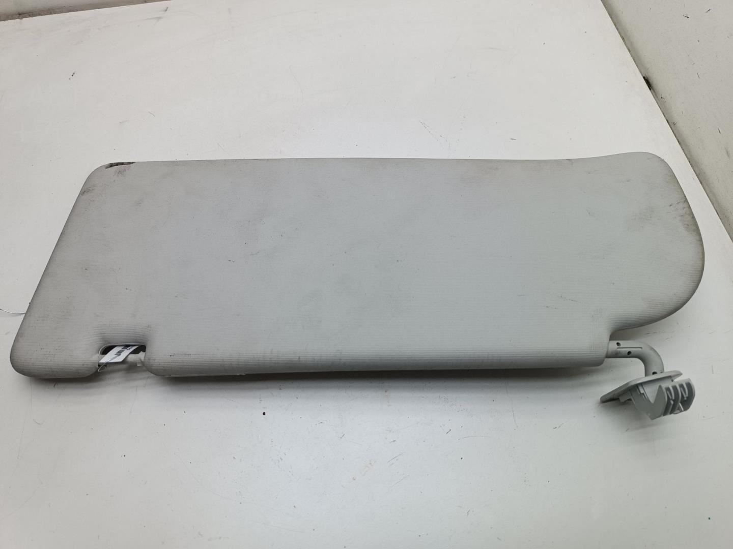 Козырек солнцезащитный