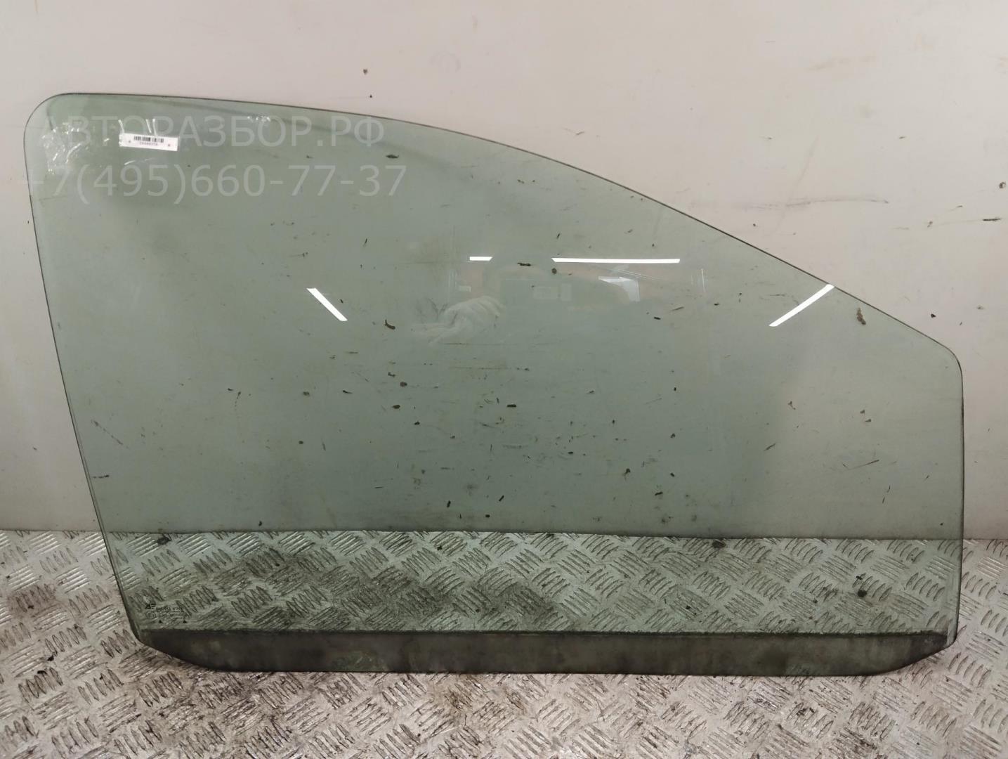 Стекло двери передней правой
