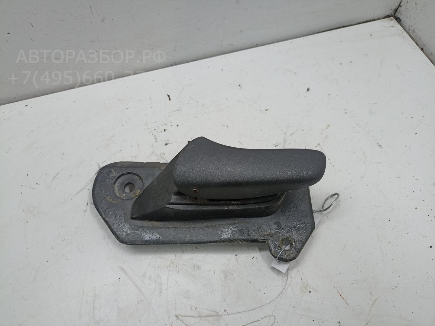 Ручка двери передней внутренняя левая