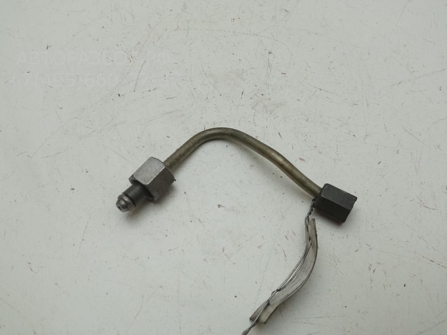 Трубка топливная