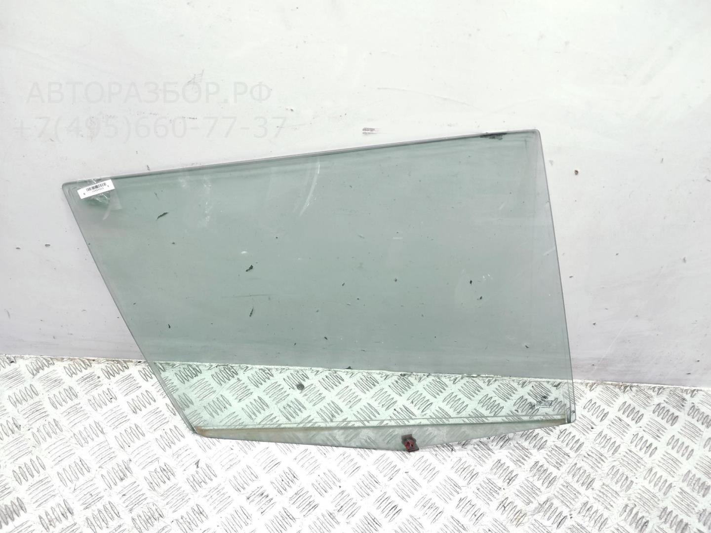 Стекло двери задней правой