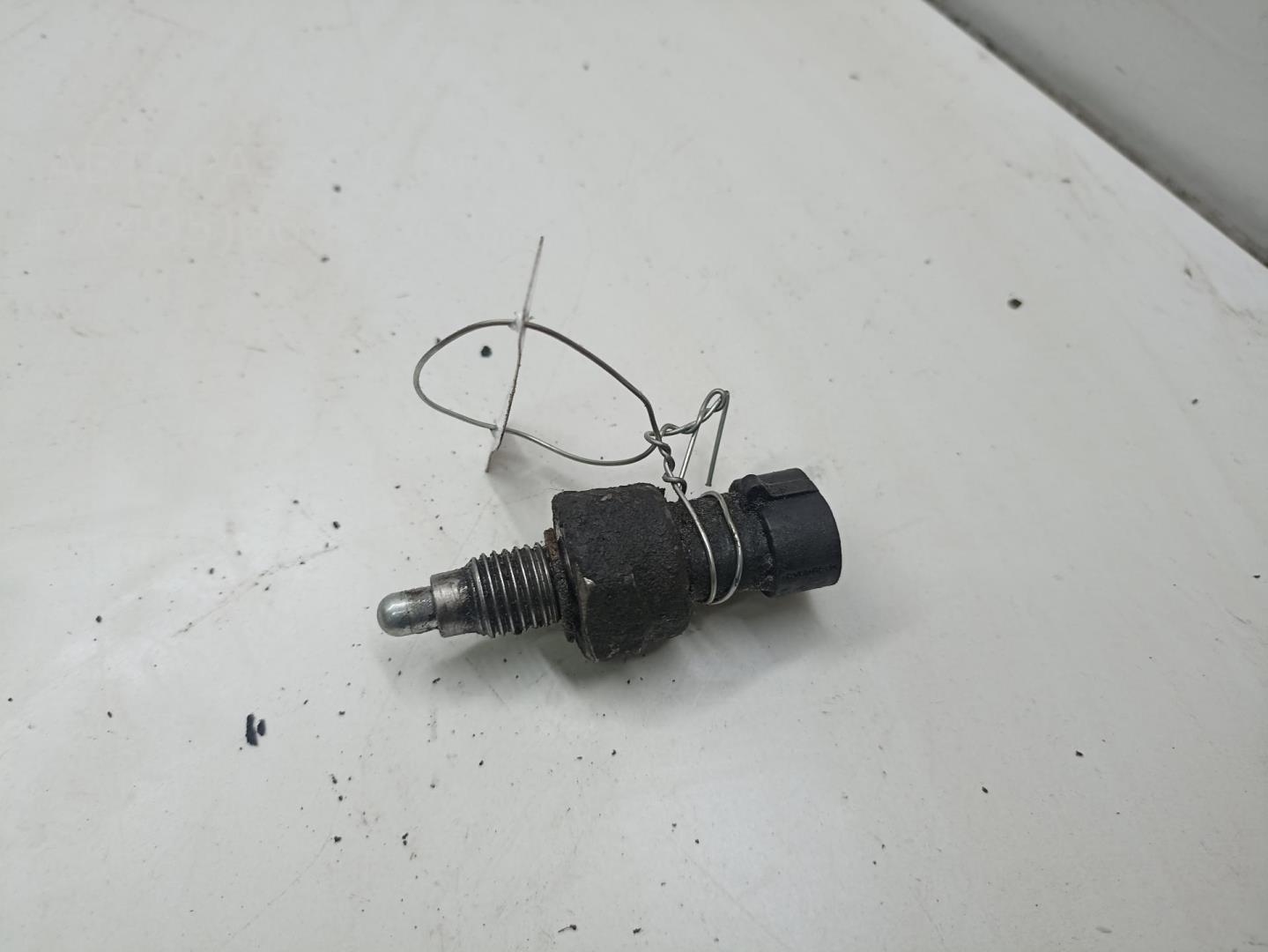 Датчик включения заднего хода