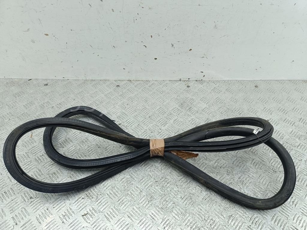 Уплотнитель двери