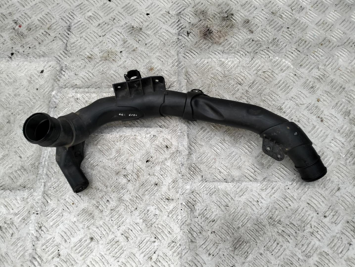 Патрубок интеркулера