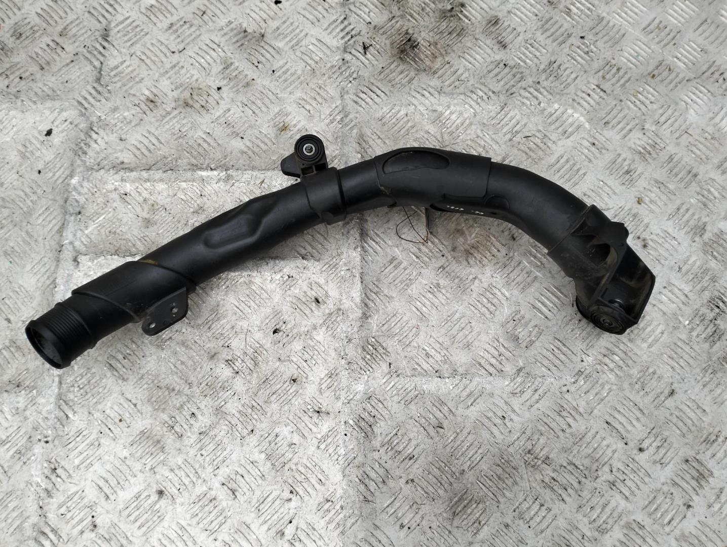 Патрубок интеркулера