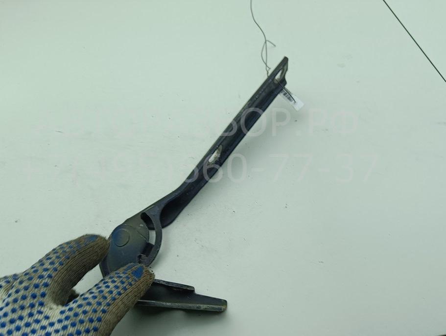 Петля капота правая