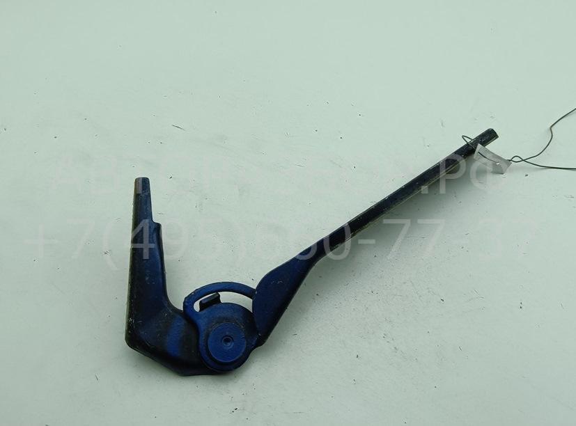 Петля капота правая