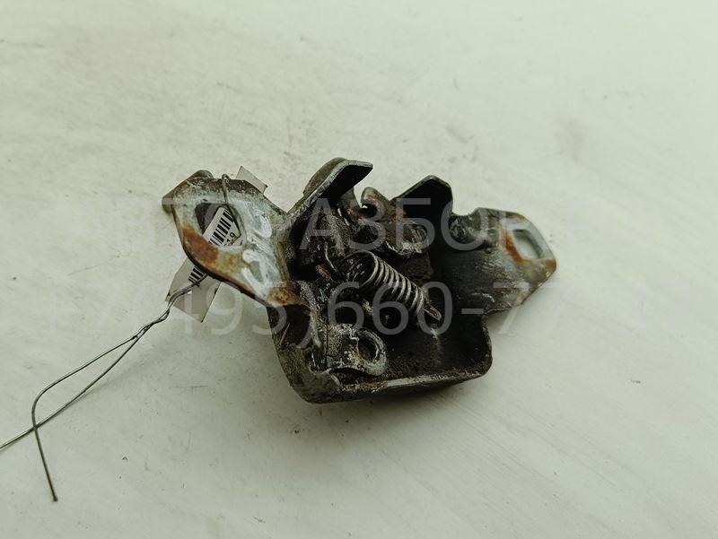 Замок капота