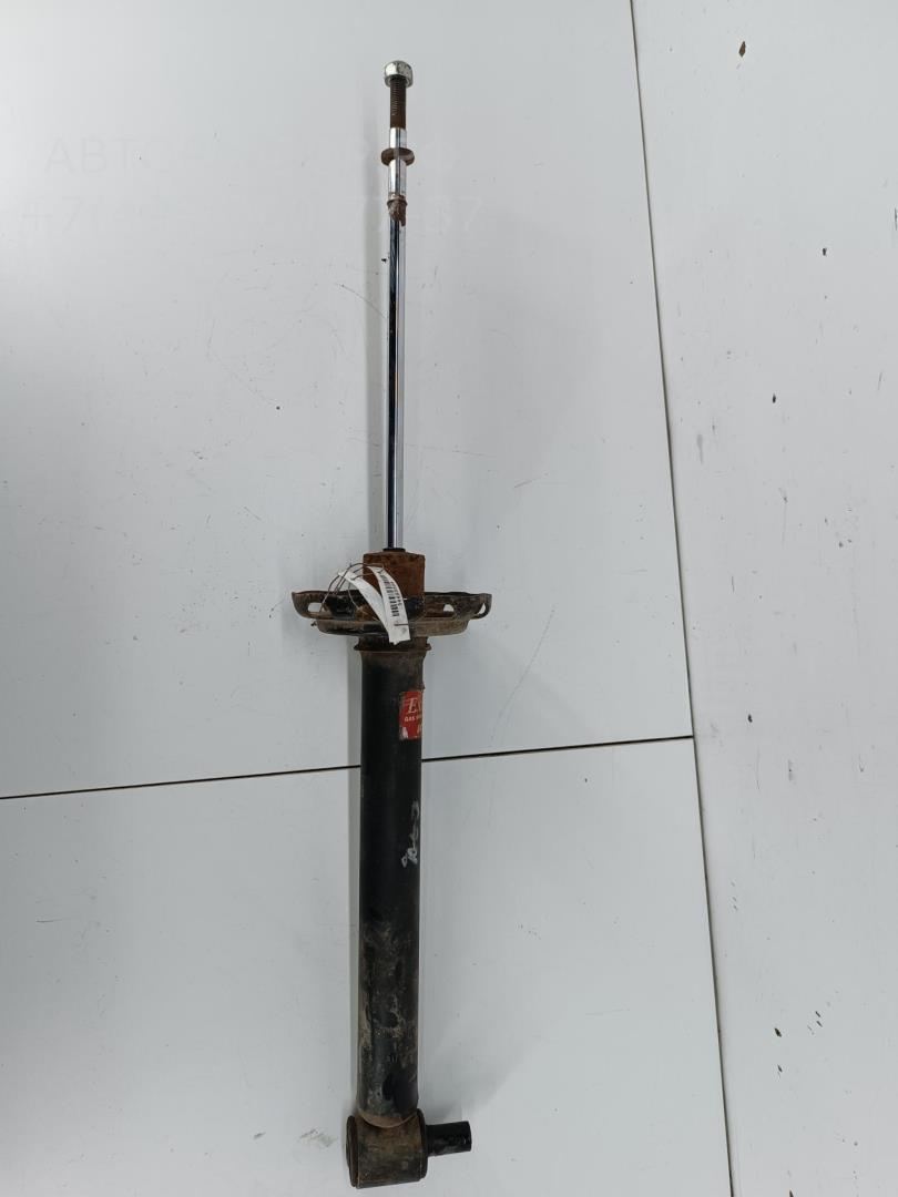 Амортизатор задний правый