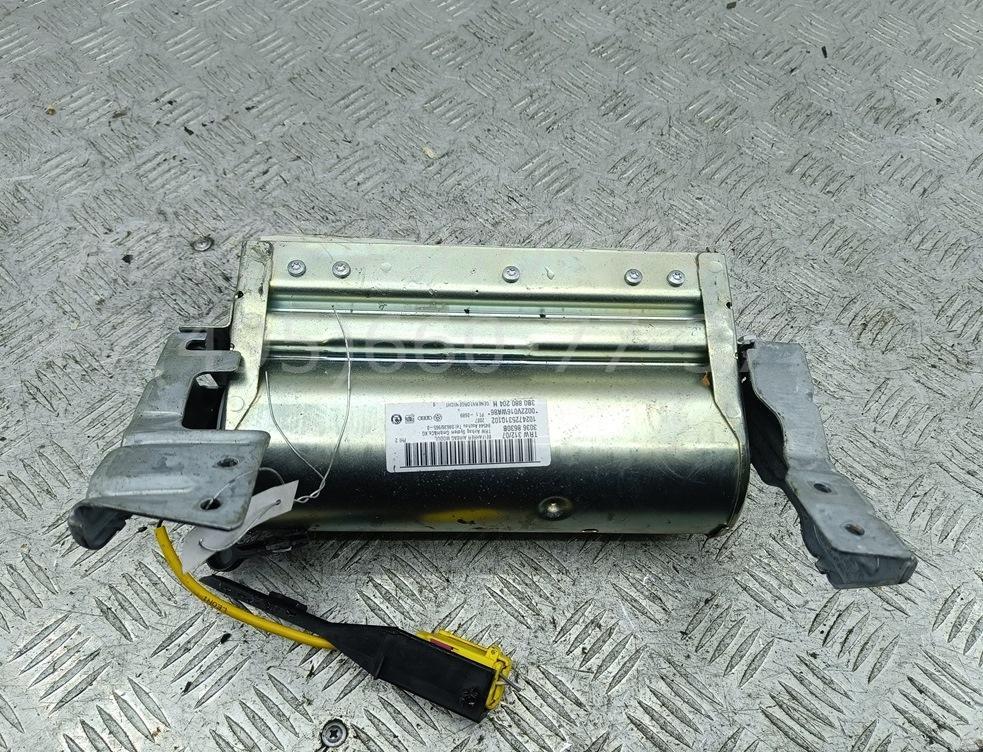 Подушка безопасности в рулевое колесо