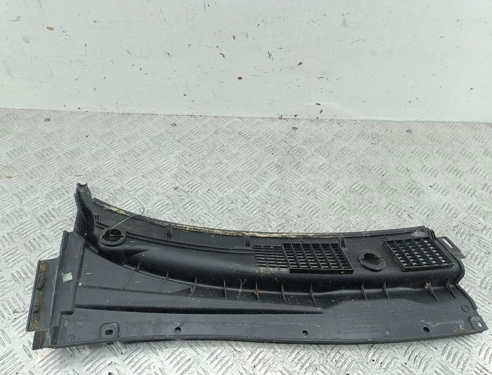 Решетка стеклоочистителей (Жабо)