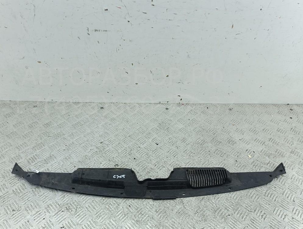 Кожух замка капота