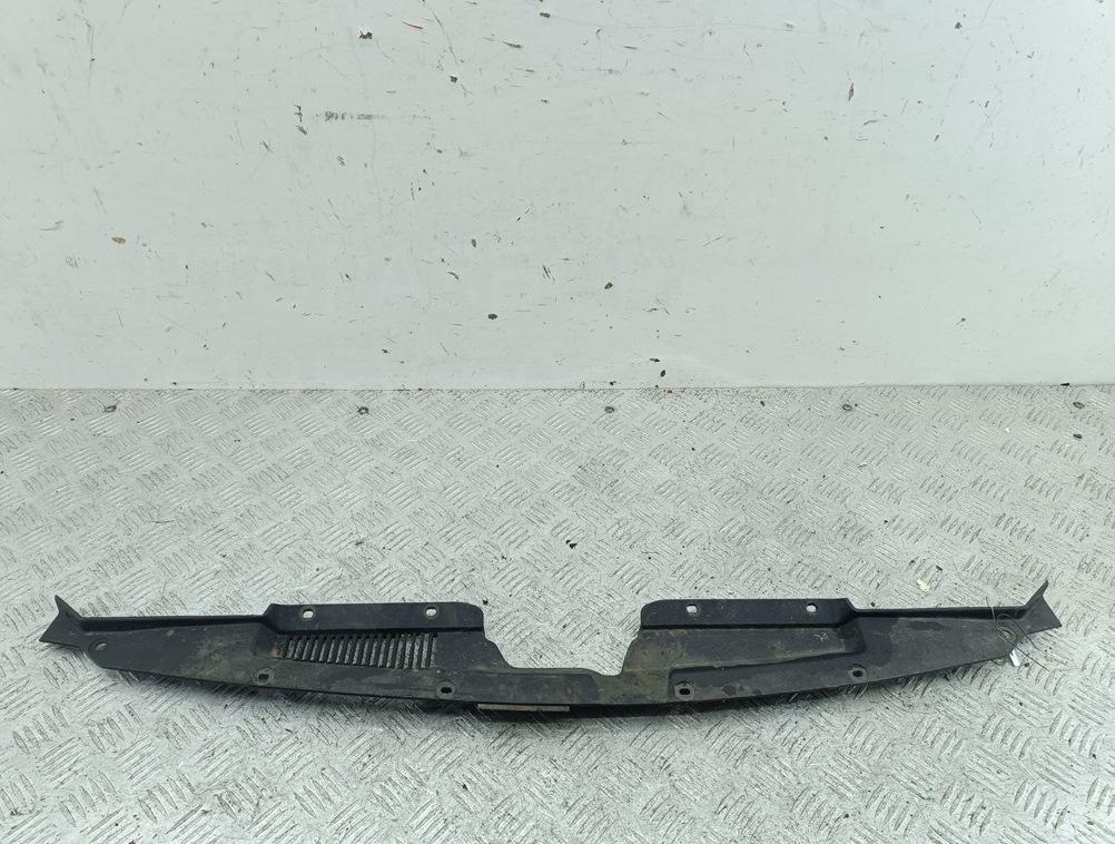 Кожух замка капота