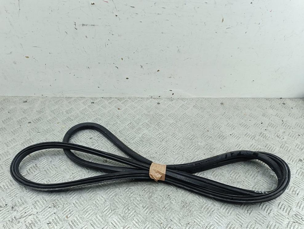 Уплотнитель багажника