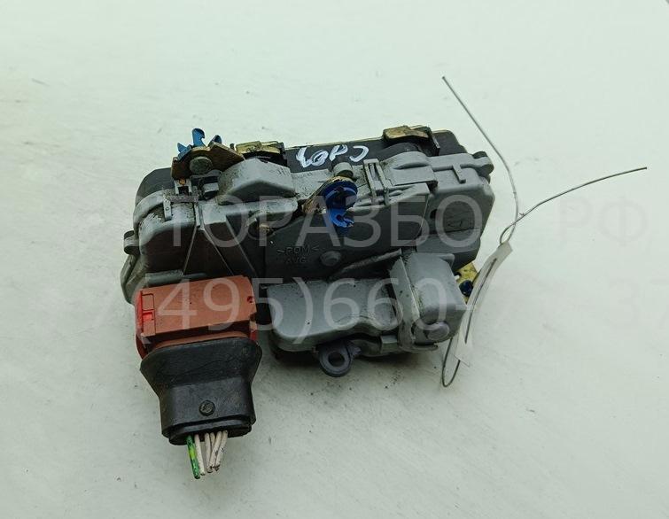 Замок двери передней левой