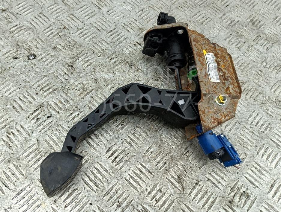 Цилиндр сцепления главный