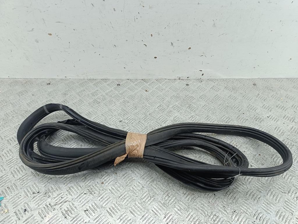 Уплотнитель двери