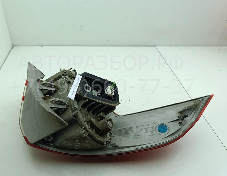 Фонарь задний правый