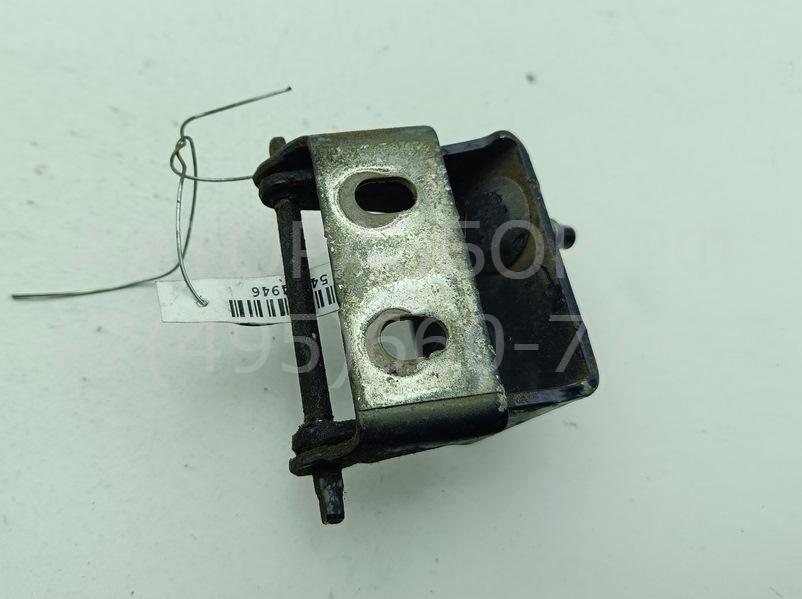 Петля крышки багажника