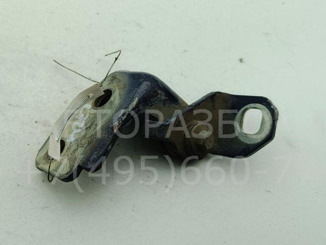 Петля двери