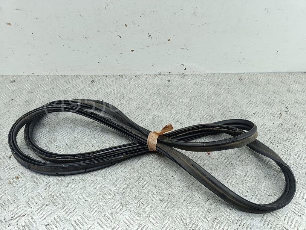 Уплотнитель багажника