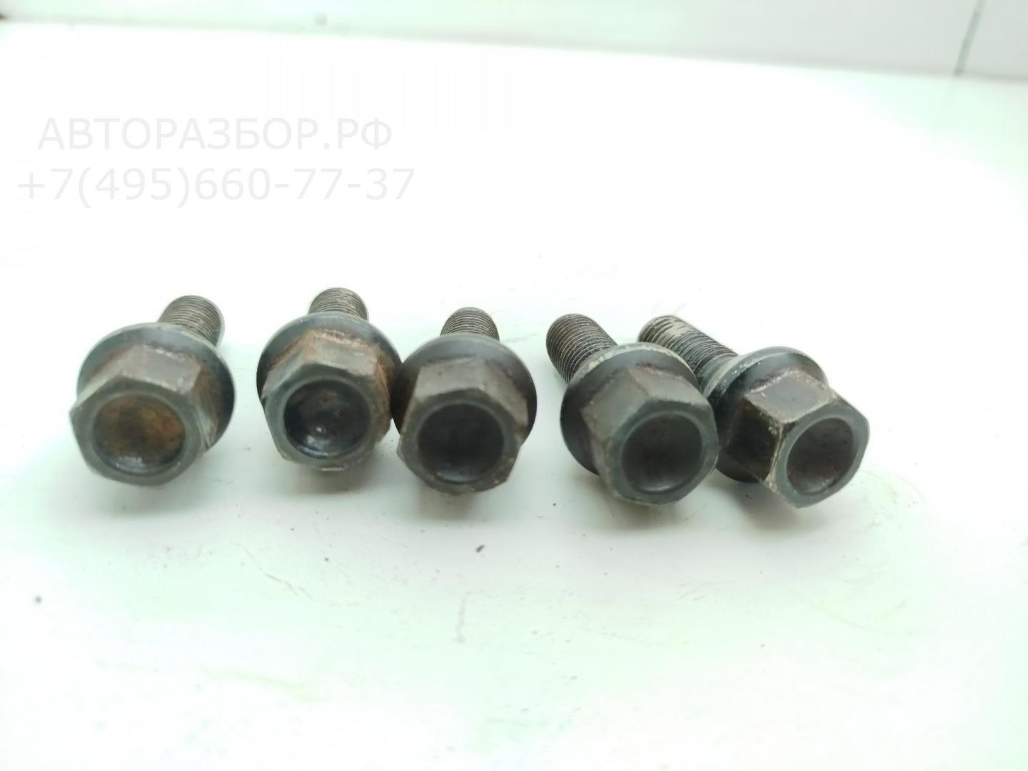 Болт колесный