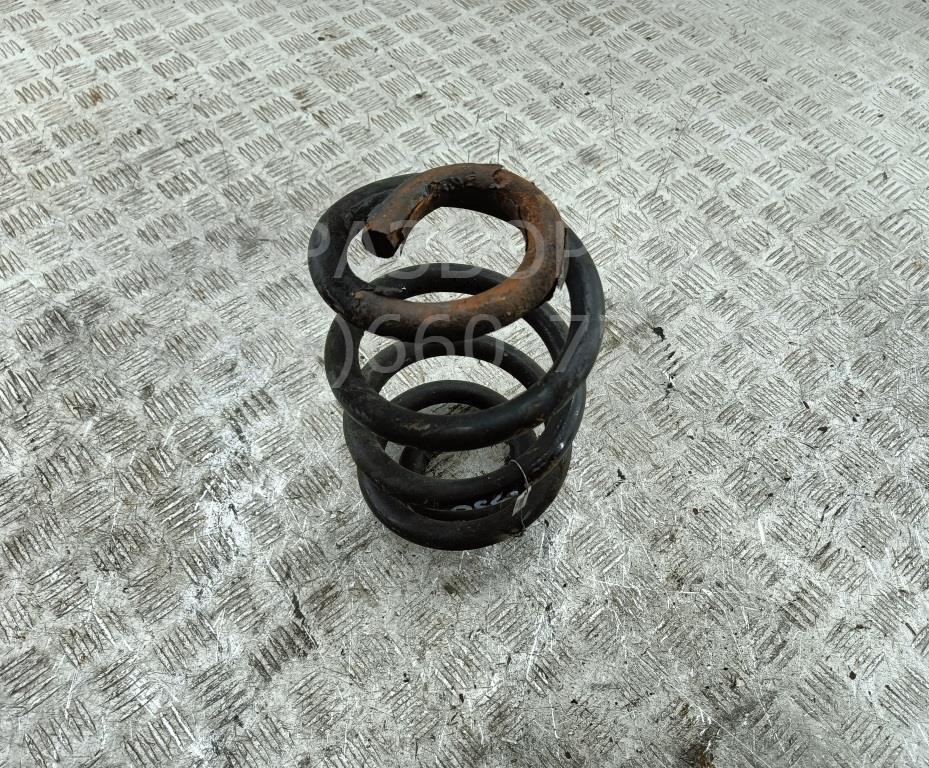 Пружина передняя