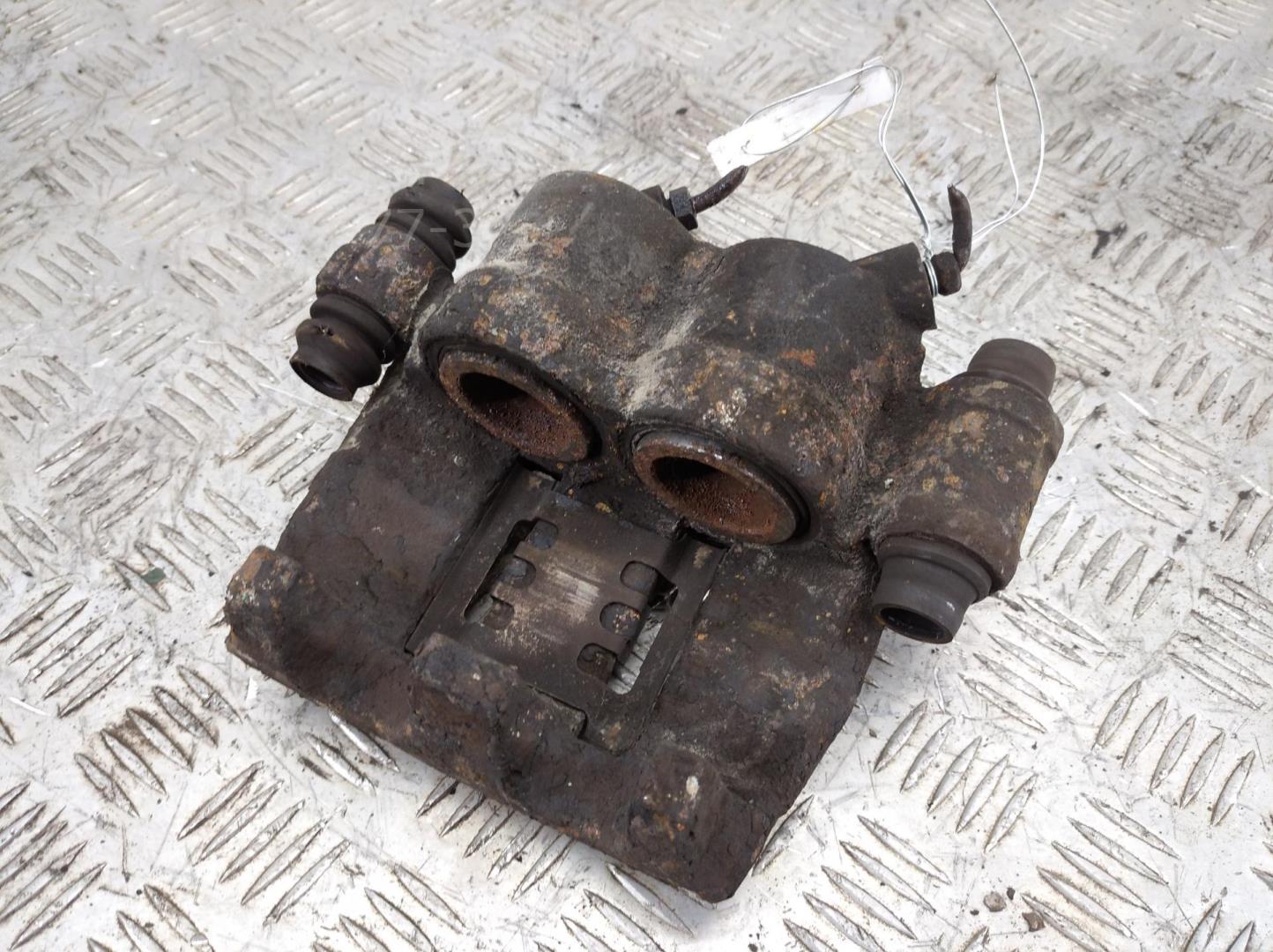 Суппорт передний правый