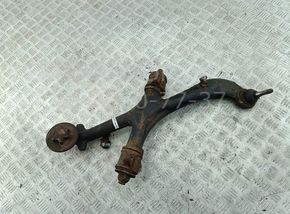 Рычаг передний левый