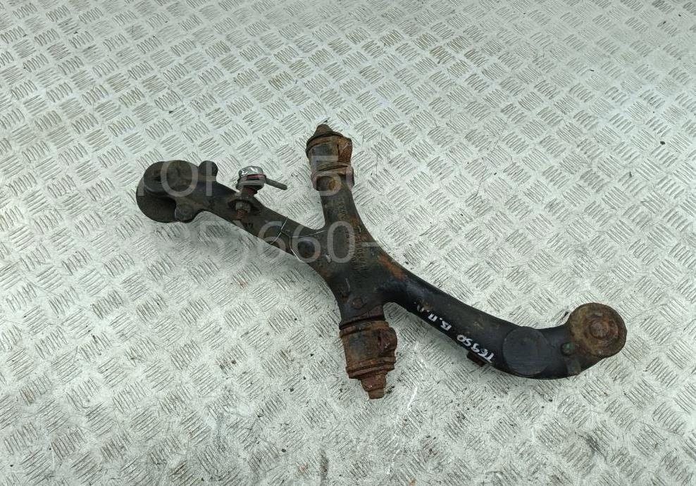Рычаг передний левый