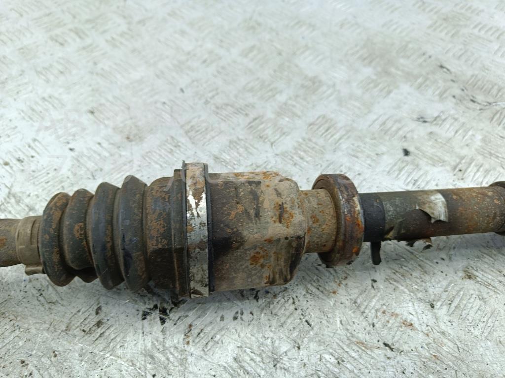 Полуось передняя правая