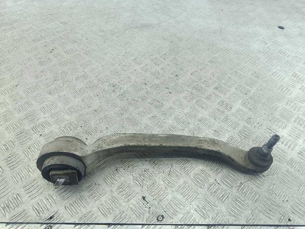 Рычаг передний правый