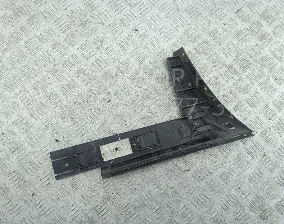 Кронштейн заднего бампера