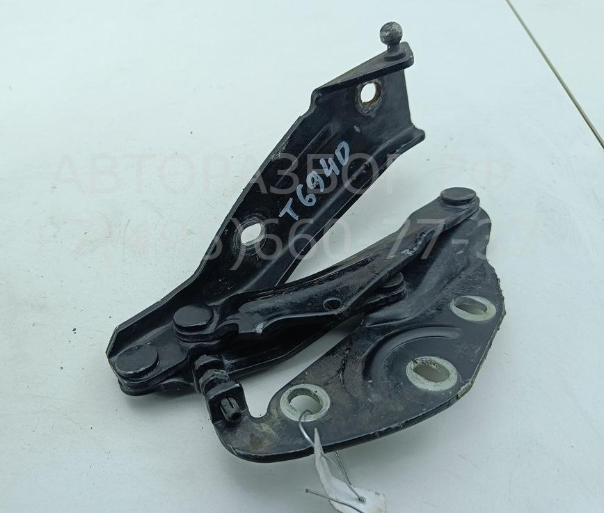 Петля капота левая