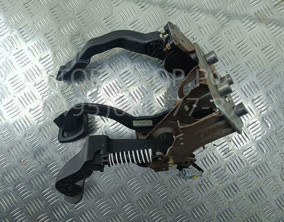 Блок педалей