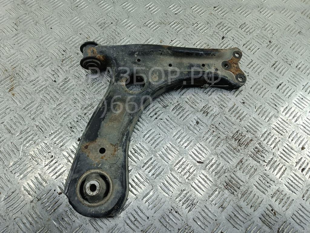 Рычаг передний правый