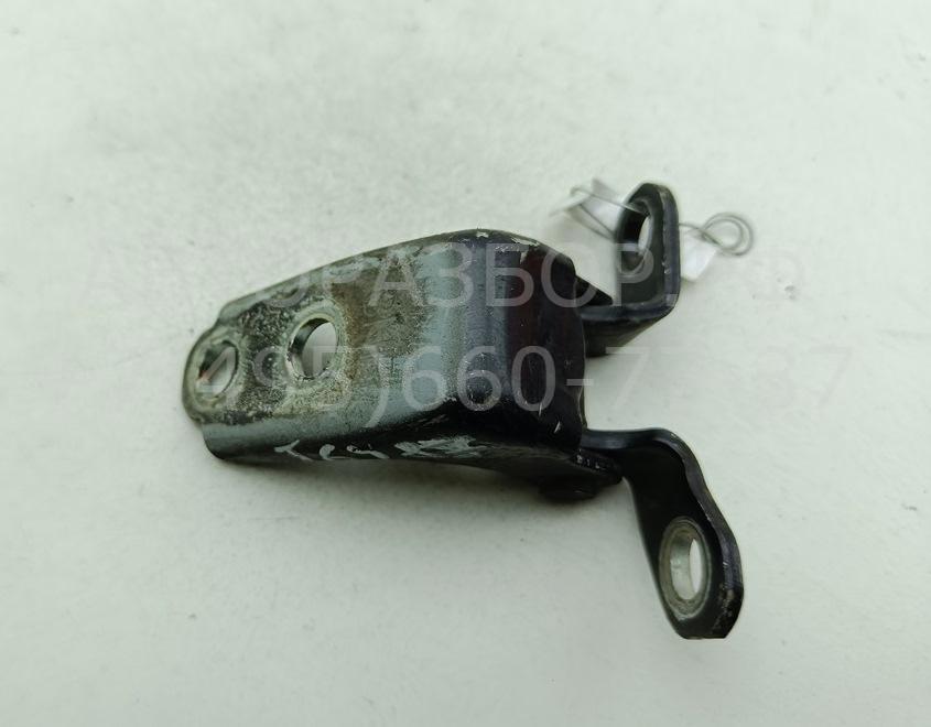 Петля двери