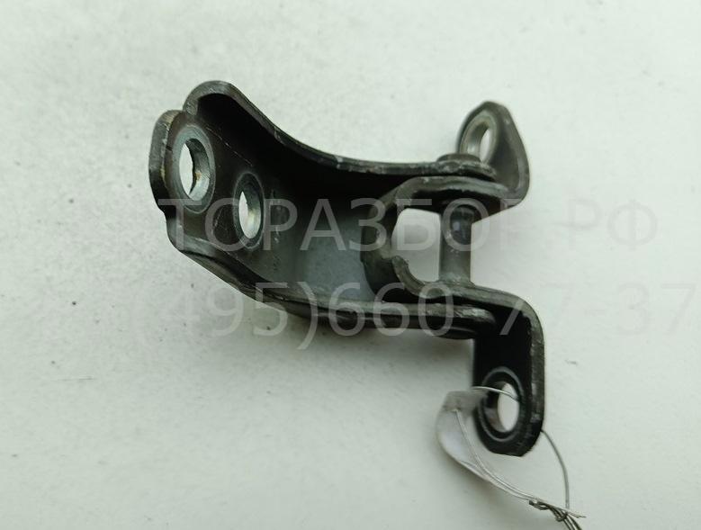 Петля двери