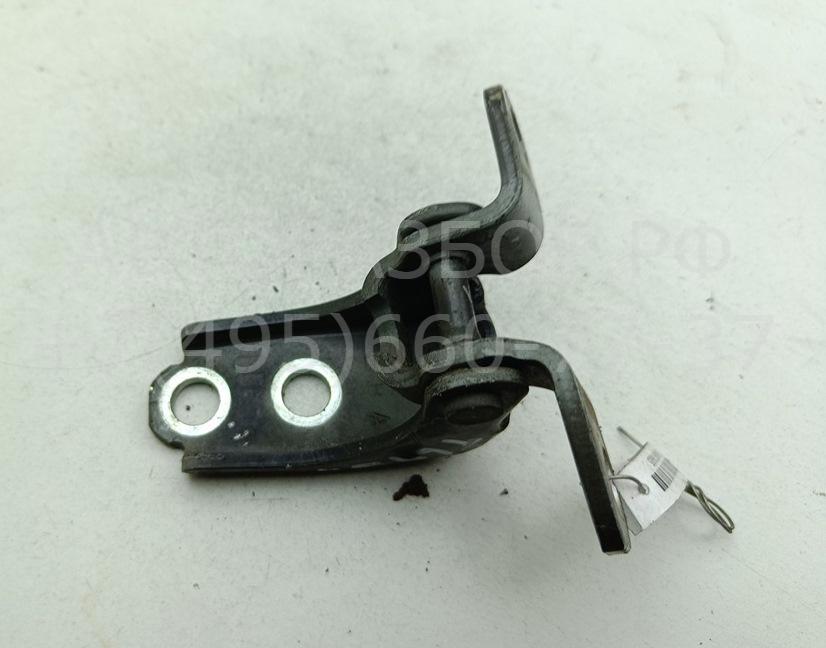 Петля двери