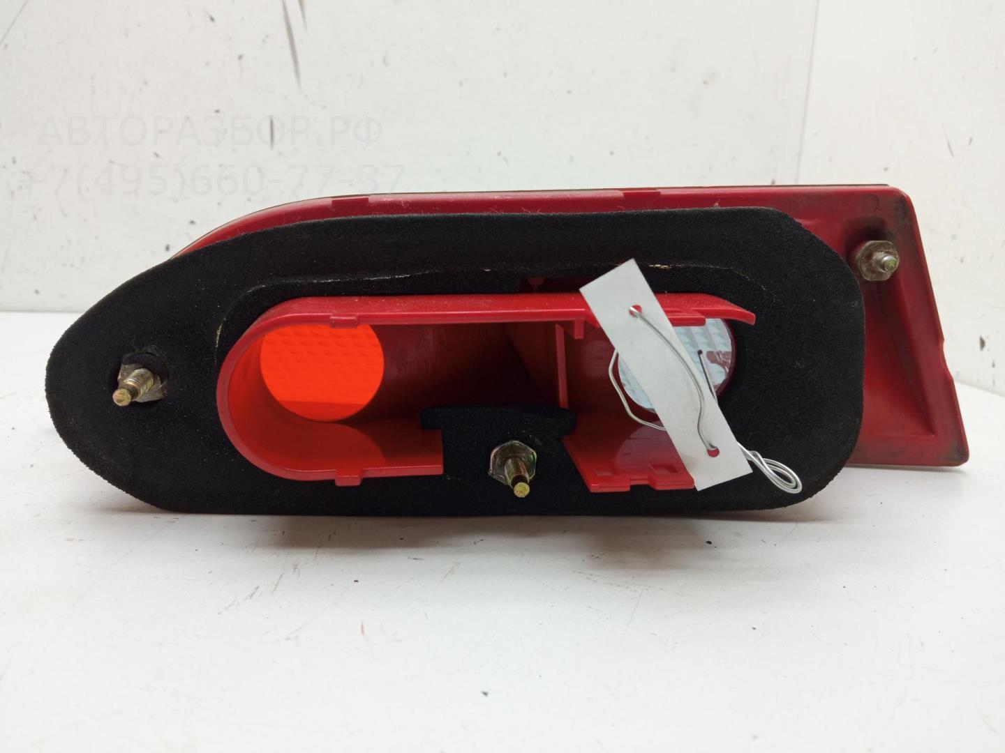 Фонарь задний внутренний правый