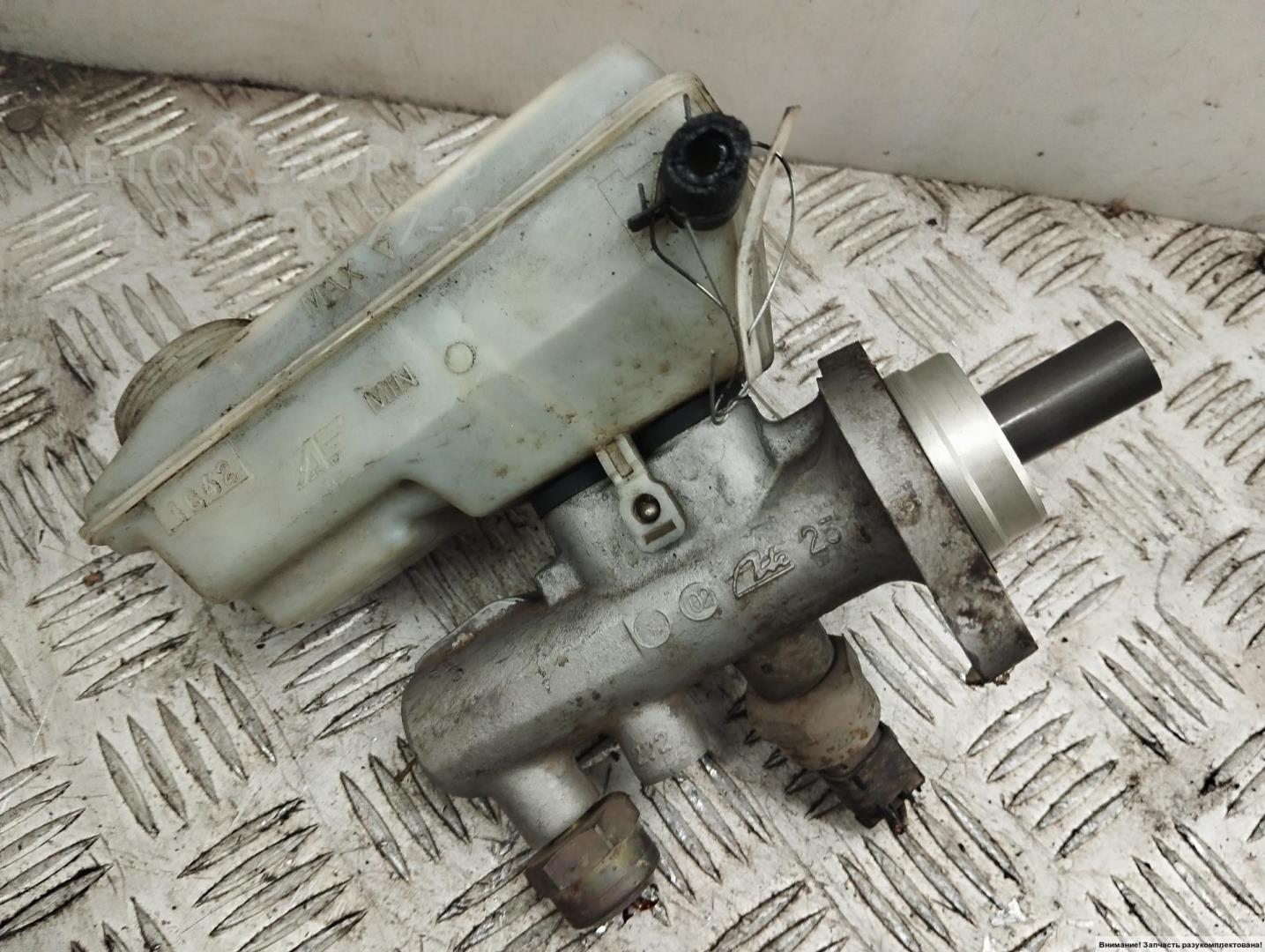 Цилиндр тормозной главный