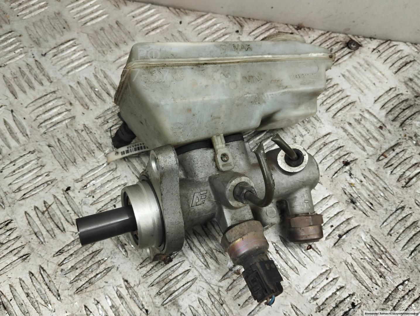 Цилиндр тормозной главный