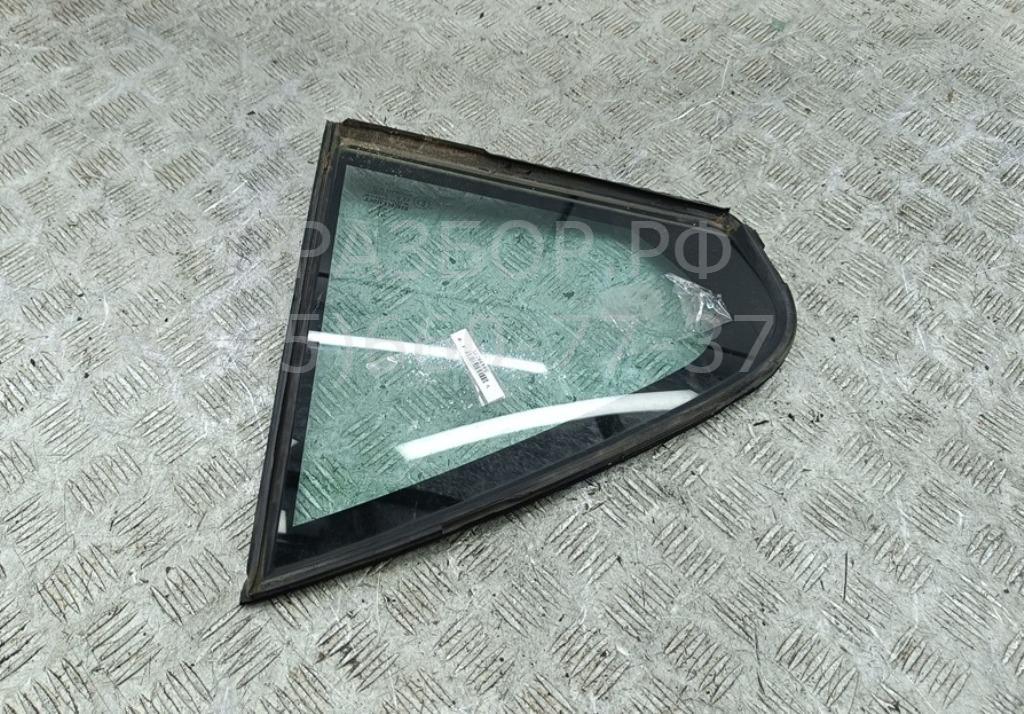 Стекло двери задней правой (форточка)